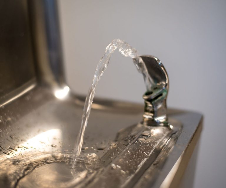Hydrated Minds and Healthy Habits – The Halsey Taylor Sports Bottle Filling Station Makes a Splash in UK Schools