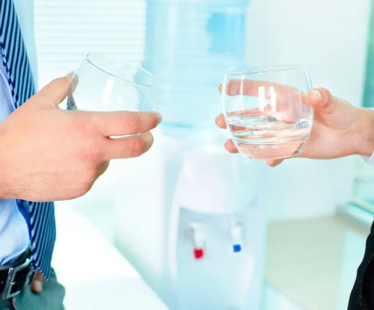 Reconditioned Standard Cooler WLTM[1] professional for LTR[2]. Social drinker preferred. Must have GSOH[3]. WTR[4]. [E1]