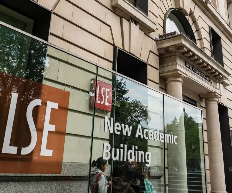 Looking to a Plastic-Free Future at the London School of Economics and Political Science