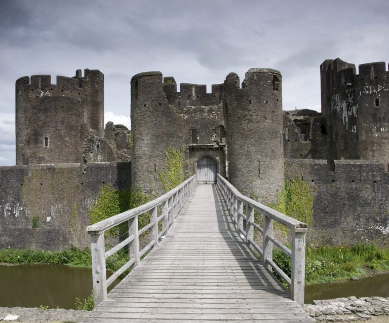 Caerphilly Castle Tackling Waste Plastic