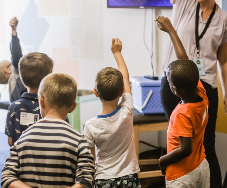 Why We Should be Thinking About Switching to Contactless Water Fountains